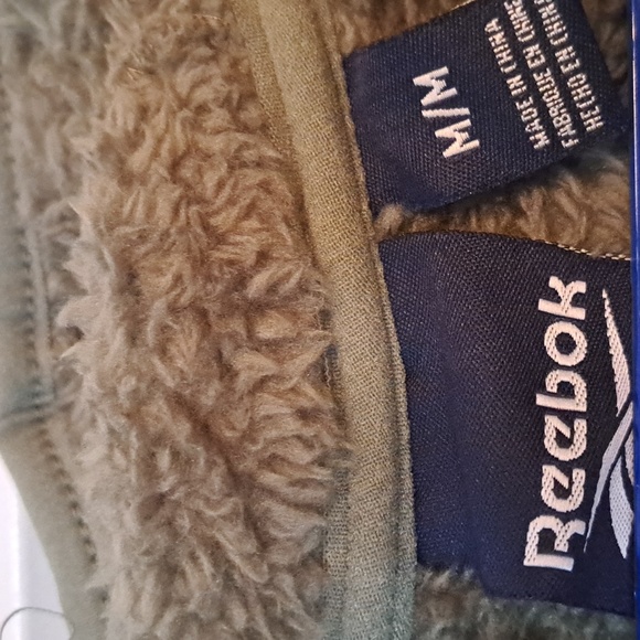 New sherpa Reebok jacket with hood/ color sage / with tags - Picture 3 of 9